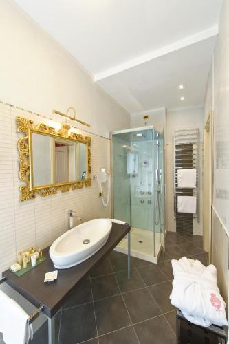 サヴォイア & ヨランダ ホテル