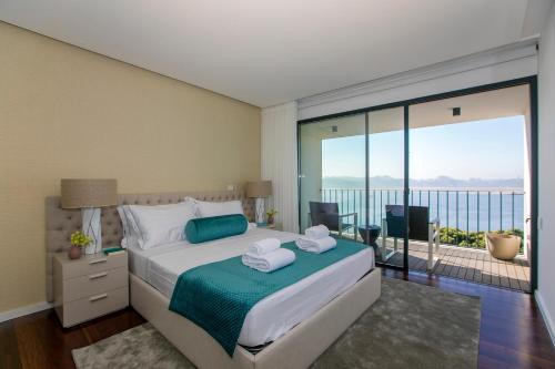 LovelyStay - Luxury 2BR Duplex Apartment in Foz Porto, Porto