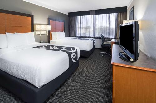 La Quinta Inn & Suites by Wyndham Buena Park in Buena Park