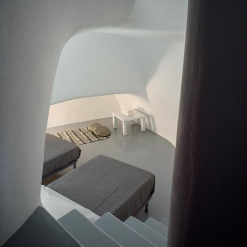Cave Agapi - main image