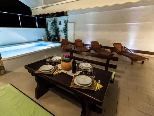 Villa NATURA with pool