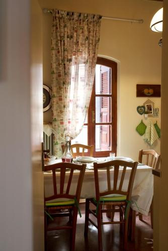 Kitchen, Chronis Family Villas in Krousonas
