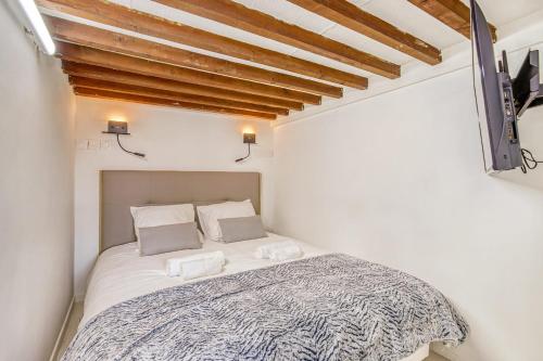 GuestReady - Modern 2BR Loft-style Apt - Croix-Paquet