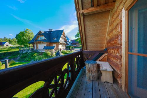 Skats, Alpejska Szarotka in Nowe Bystre