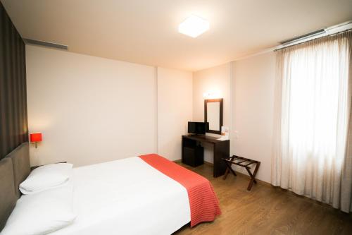 1 double bed, 2 sofa beds