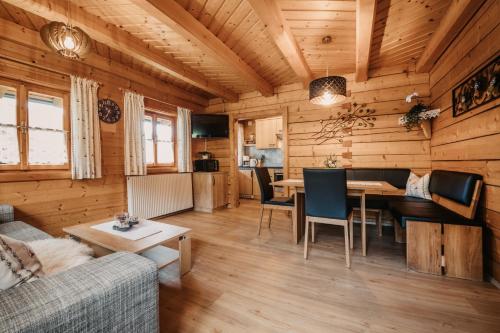 2 bedrooms, 3 beds