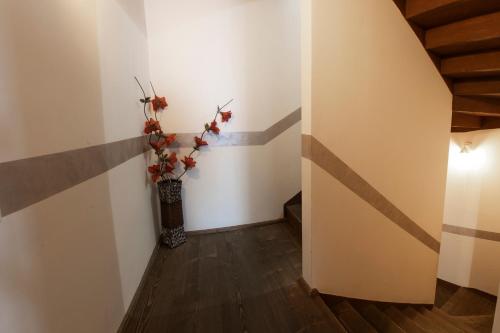 One-Bedroom Apartment image 10