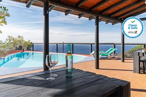  Top of The Cliff by OurMadeira, Ferienwohnung in Calheta