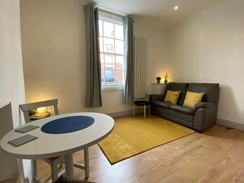 Avenham Apartments - image 4