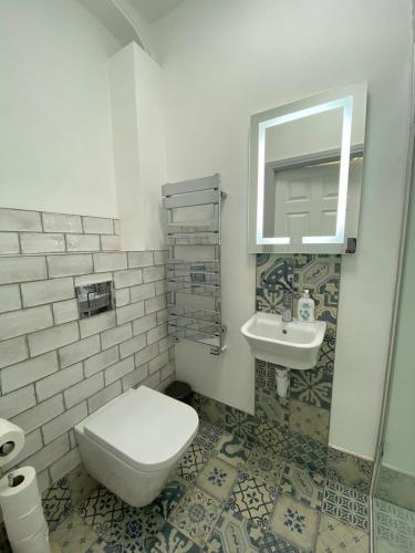 Avenham Apartments - image 5