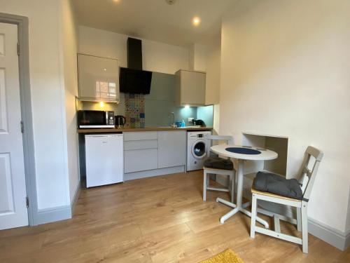 Avenham Apartments - image 6