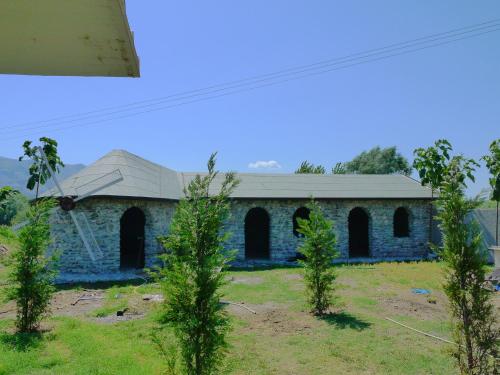 Windmill Shkodra Gesthouse Camping & Grill - image 4
