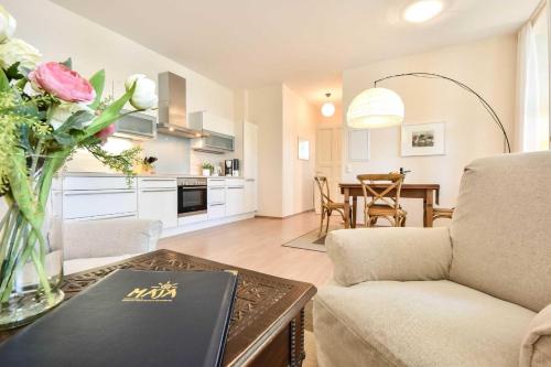 Villa Waldschloss Wohnung 02 45m von Klenzestraße entfernt