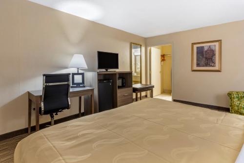 Quality Inn & Suites Hanes Mall