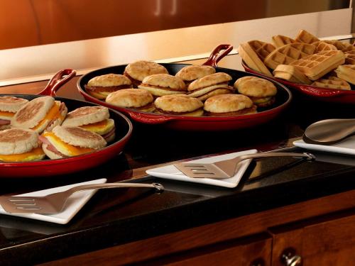 Food and beverages, Hyatt Place North Arlington Grand Prairie in Grand Prairie