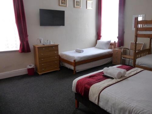 Hilbre Hotel - image 2