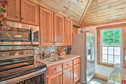 Renovated Highlands Cottage 3 Mi to Downtown! - image 5