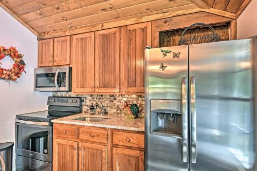 Renovated Highlands Cottage 3 Mi to Downtown! - image 6