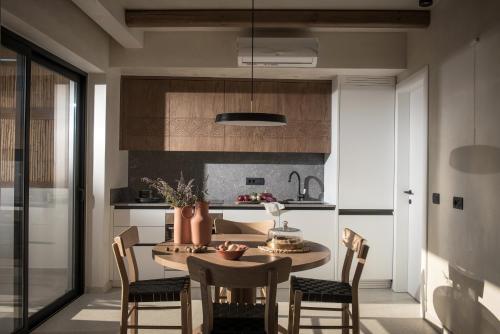 Tarsia Homes & Suites - image 10