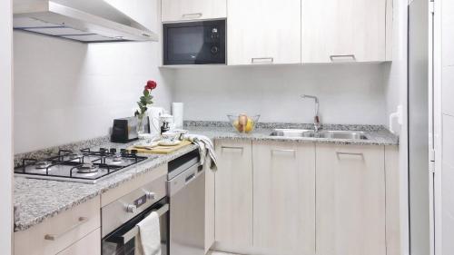 Ascot by Bizflats Terrace Apartment near l'Auditori - image 4