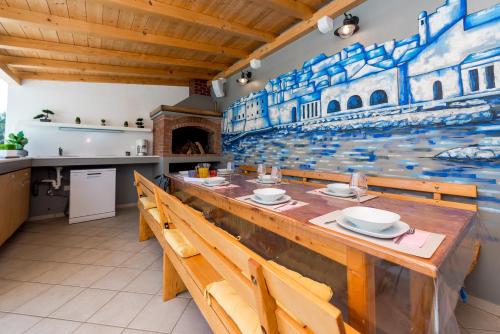 Deluxe Apartment Paula with private Pool and Sauna in Cibaca