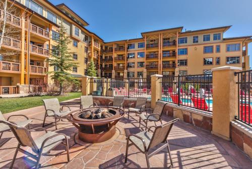 Unequalled Ski in Out Location Next to Gondola Sundial 2BR Pool Hot tubs Condo Nast Winner C107 - image 4
