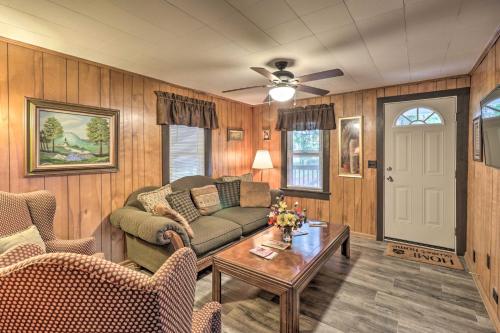 Hot Springs Home Less Than 1 Mi to Oaklawn Racing Casino! in Hot Springs, USA