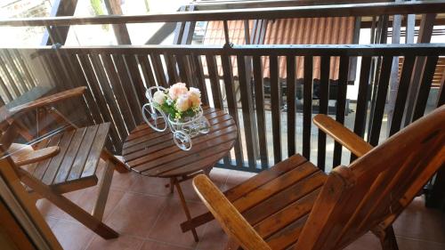 Triple Room with Balcony image 7