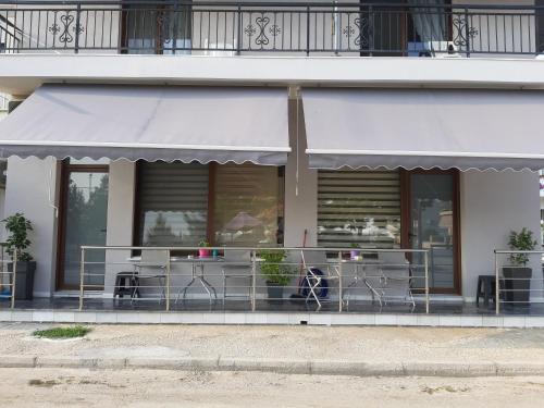  Soula's Sunshine Apartments in Néa Karváli