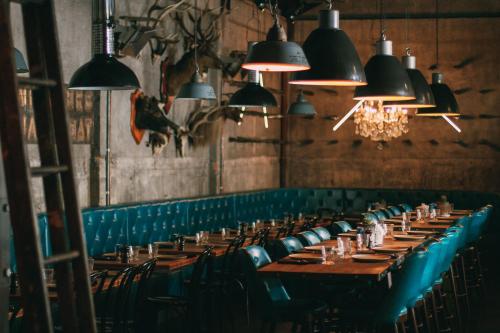 Restaurang, King and Queen Hotel Suites in New Plymouth CBD