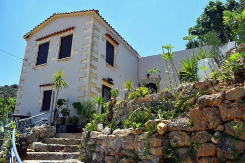 Sunhouse gîte à louer Tsikalariá