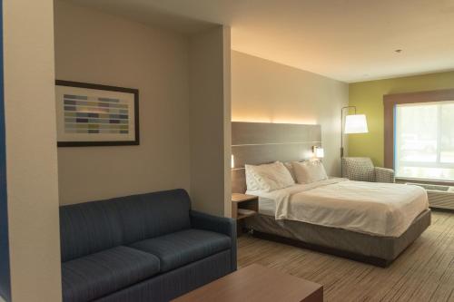 Holiday Inn Express Hotel and Suites Natchitoches by IHG in Shamard Heights, USA