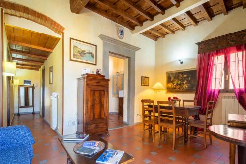 Oltrarno Apartment - main image