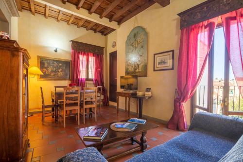 Oltrarno Apartment - image 11