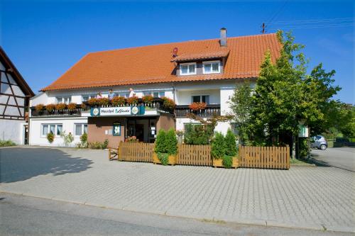 Landgasthof Linde - Accommodation - Deggenhausertal