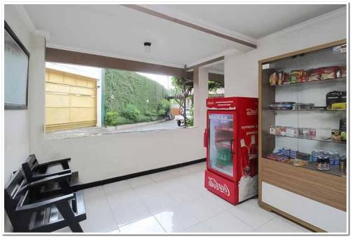 Hotel Lestari Near Lippo Plaza Mall Jember Mitra RedDoorz