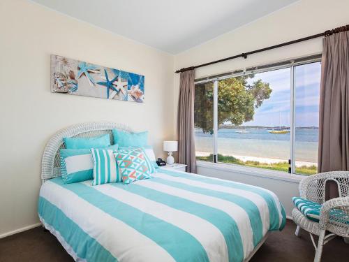 Casa Martins Absolute Waterfront House in Salamander Bay