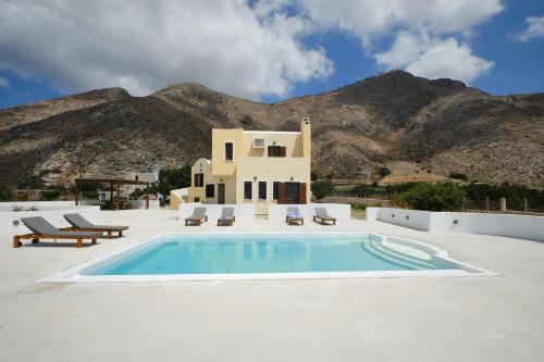 Private Villa Evgenia with swimming pool Santorini