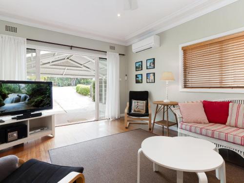 Dutchies Haven, 11 Christmas Bush Ave - Pet friendly, large enclosed yard, air con and Wi-Fi