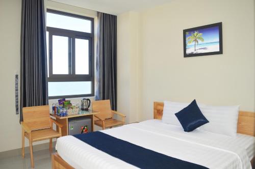 Deluxe Double Room image 8