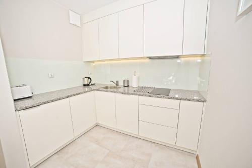 Deluxe Modern Apartment Victoria Residence by Grand Apartments - image 2