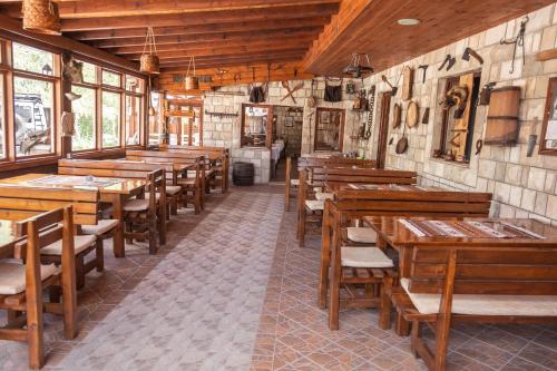 Étterem, Hotel Zlatni bor in Zabljak