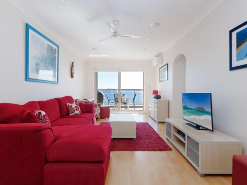Kiah 1, 53 Victoria Parade - First floor unit with stunning views, Wi-Fi and aircon,, Nelson Bay
