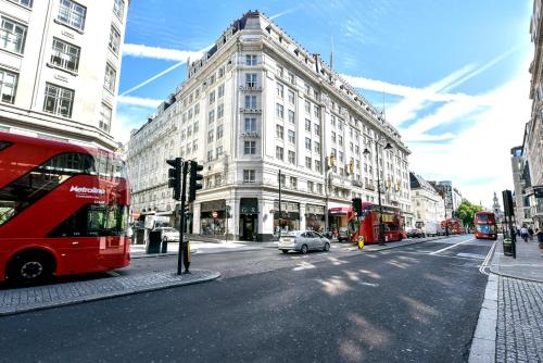 Inngang, Strand Palace Hotel in London
