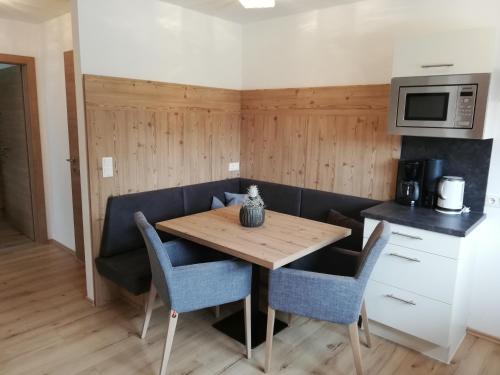 Apartment (4 Adults)