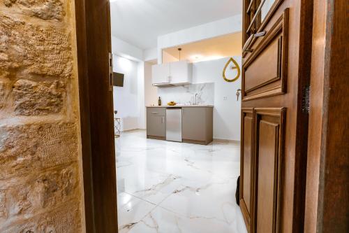 Konmari Boutique Suites - image 5