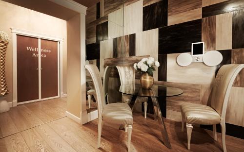 Spagna Royal Suite - image 12