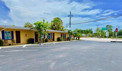 Glades Motel - Naples