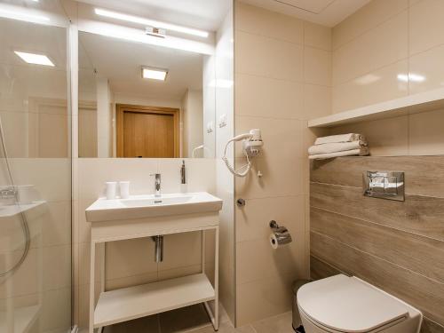 VacationClub – Seaside Park Apartament 644 - image 7