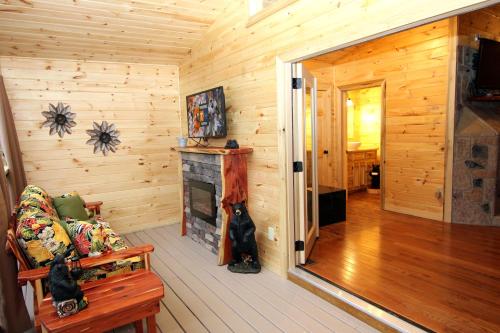 Mountain Hideaway - image 5